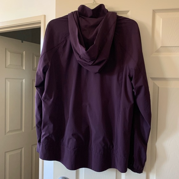 Lululemon Rain Coat - Picture 5 of 8